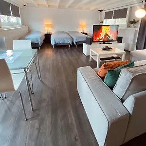 https://boathouse-amsterdam.amsterdamhotelsnl.com